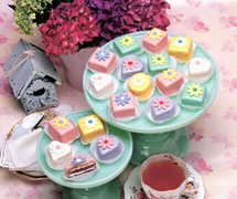Daisy Petit Fours